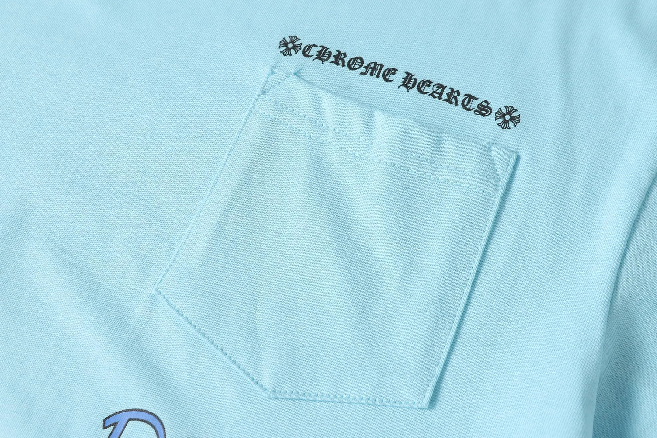 P150 Cross-border model, please do not place an order if you are pursuing quality - Chrome Hearts/Chrome Hearts graffiti printed popular short-sleeved T-shirt - High weight, high density and high quality. The wool is soft, delicate and skin-friendly. Soft and silky to the touch. Excellent warmth and skin-friendly properties. - Customized weaving and dyeing, no color difference, no matter the fabric or workmanship details, beat the ordinary version on the market -Colour: blue -Size: S M L XL